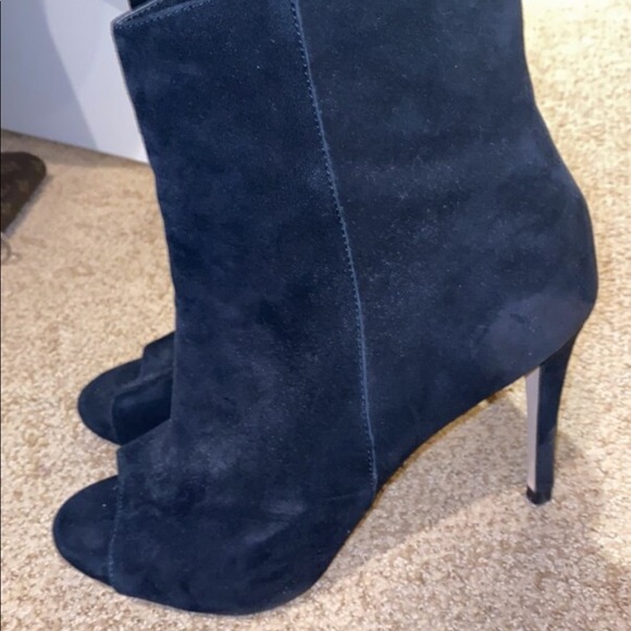 Heels - Picture 3 of 4